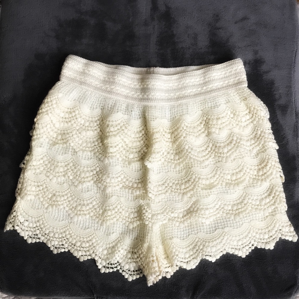 Layered scalloped shorts